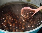 Foto langkah ke 2 dari resep Es Teh Boba Rasa Stroberi Thailand.