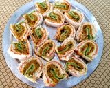 গোবি পিনহুইলস ইন হোয়াইট গ্রেভি (gobi pinwheels in white sauce gray recipe in Bengali) রেসিপির ধাপ 6 ছবি