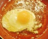 Foto del paso 9 de la receta Huevos con patatas langostinos y gulas