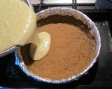 Karamelles fehércsokoládés sajttorta recept fázis 5 fotója