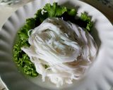 รูปขั้นตอนการทำที่ 3 ของ ยำขนมจีนไก่มะนาว
