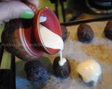 A picture of step 11 of Oreo truffles.