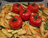 Foto del passaggio 7 della ricetta Pomodori ripieni di riso aromatizzato alle erbe