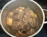 Hình bước làm 4 của món Canh gà ác hầm trám xanh