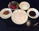 Foto del paso 1 de la receta: Día de San Valentín Merengue con Forma de Corazón