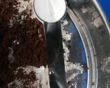 A picture of step 3 of Cookpad customized cupcakes.