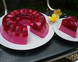 Foto langkah ke 5 dari resep Puding polkadot buah naga ala bunda jkb.