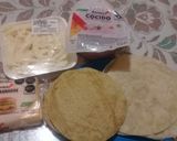 Foto del paso 1 de la receta: Sincronizadas especiales de doble queso 🧀🌮🧀