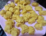 Foto langkah ke 2 dari resep Palm Cheese Cookies.