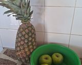 Foto del paso 1 de la receta: Licuado amarrillo con manzana verde y ananá 🍏🍍