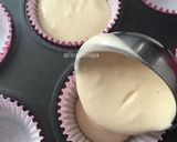 Foto langkah ke 9 dari resep Cupcake Lembut, Kokoh tanpa Emulsifier.