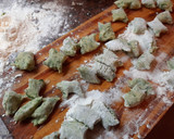Foto del paso 4 de la receta: Ñoquis de Papa y Espinaca (Ñoquis Verdes)