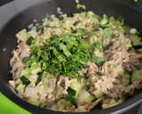 Foto del paso 2 de la receta: Pastel crujiente con restos de pollo cocido