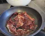 A picture of step 1 of Salad with crispy Iberian ham and pomegranate.