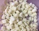 A picture of step 3 of Chicky Mac Crouton Balls Stuffed With Cheese.
