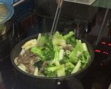 Hình bước làm 4 của món Nui xào súp lơ, thịt bò