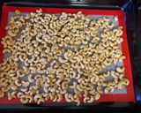 A picture of step 3 of Honey roasted cashew nuts.
