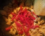 Foto del paso 2 de la receta: Mix de pollo con verduras y miel
