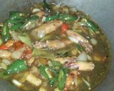 Foto langkah ke 3 dari resep Tumis cumi asin.