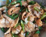 Foto langkah ke 5 dari resep Ikan Asin Cabe Ijo.