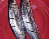 Foto langkah ke 1 dari resep Ikan Layang Goreng Asam.
