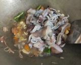 Foto langkah ke 3 dari resep Tumis cumi hitam.