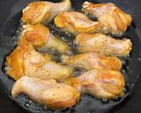 Foto langkah ke 2 dari resep Ayam Kecap Cabe Ijo.