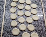 Foto del paso 2 de la receta: Bizcochitos de crema de leche