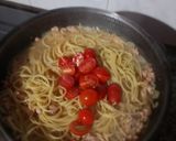 Foto langkah ke 5 dari resep Spaghetti al Salmone in Bianco.