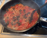 Foto del paso 2 de la receta: Merluza al horno con tomate y anchoas