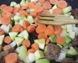 Foto del paso 4 de la receta: Ragú de ternera con remolacha