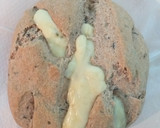 Foto del paso 8 de la receta: Pan con masa madre, alga espirulina, perejil, ajo y queso