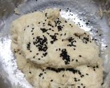 A picture of step 4 of Aloo-matar kulcha.