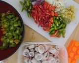 Foto langkah ke 1 dari resep Cumi asin oseng pedas.