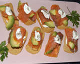 Foto del paso 2 de la receta: Salmón escocés ahumado en pan tostado