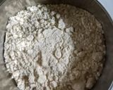 A picture of step 1 of Singhare Ke aate ka paratha.
