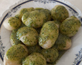 Foto del paso 4 de la receta: Patatas chiquititas en salsa verde