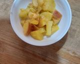 A picture of step 2 of Apple stew.