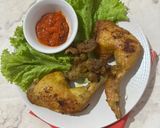 Foto langkah ke 4 dari resep Ayam Goreng Ungkep Bumbu Kuning Santan.