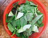 Hình bước làm 1 của món Cơm ngon nhà Huý 🏡: Mực dồn thịt sốt cà - Canh mồng tơi, rau dền, mướp nấu thịt, mọc