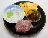 蒸好吃!南瓜蒸肉餅的食譜步驟1照片
