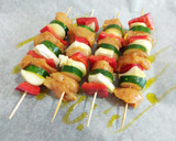 Foto del paso 3 de la receta: Brochetas de pavo al horno