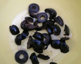 Foto del paso 4 de la receta: Tosta de melva con pimientos y berenjena