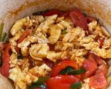 รูปขั้นตอนการทำที่ 4 ของ มะเขือเทศผัดไข่อย่างจีน🍳🍅