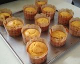 Foto langkah ke 8 dari resep Pumpkin Cupcake with Cream Cheese Frosting.