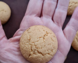 Foto del paso 4 de la receta: Galletitas económicas con fragancia a limón 🍋 ideal principiantes