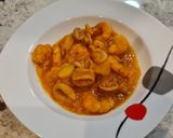 Foto del paso 5 de la receta Guiso de chipirones con gambas al azafrán