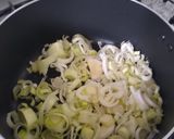 Foto del paso 2 de la receta: Sopa de poro y papa 👌🍵