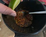 รูปขั้นตอนการทำที่ 4 ของ ก๋วยเตี๋ยวไก่ต้มยำ แห้ง ใส่ไข่