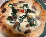 Foto del passaggio 6 della ricetta Pizza Semi Integrale con Salsiccia e Senape Saltata